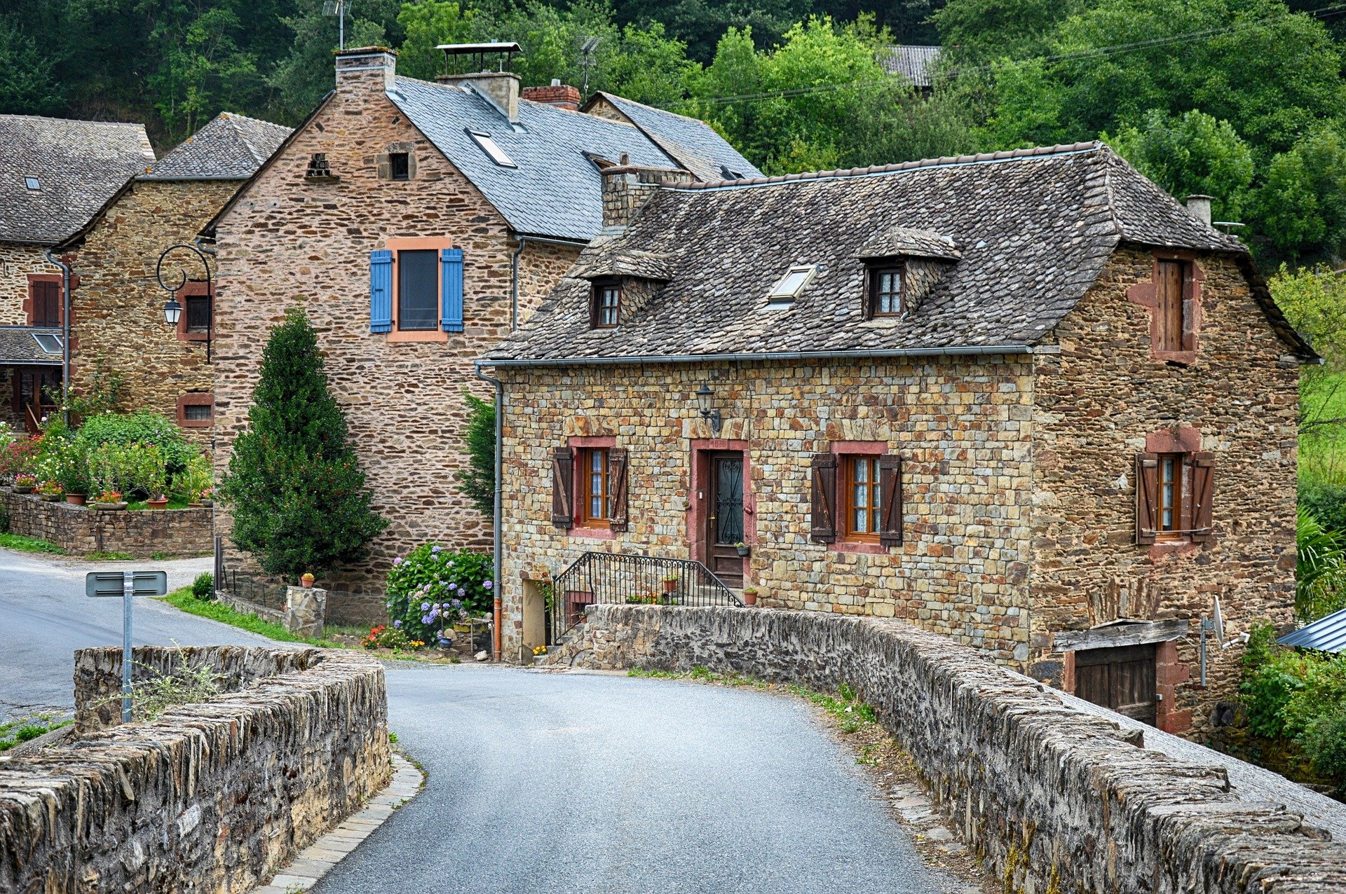 Zoom sur 5 types de propriétés Françaises - Maison de Village