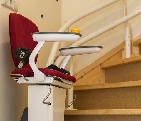 Siège monte escalier: faut-il s’équiper ou louer le dispositif ?